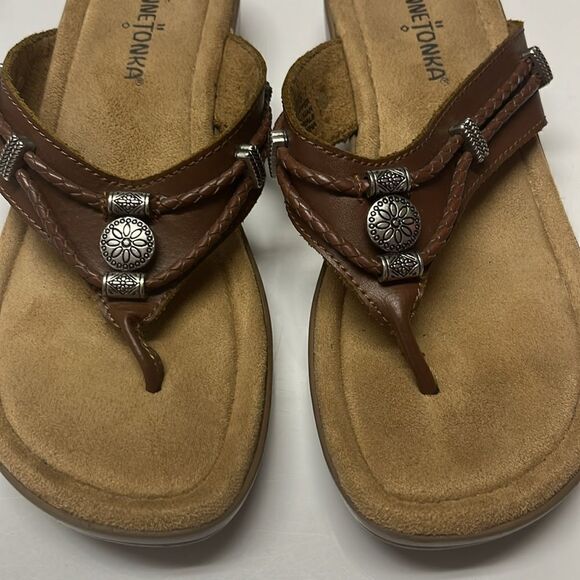 Minnetonka Brown Women’s Silverthorne 360 Thong Memory Foam Leather Sandals-Sz 7 - Picture 6 of 16